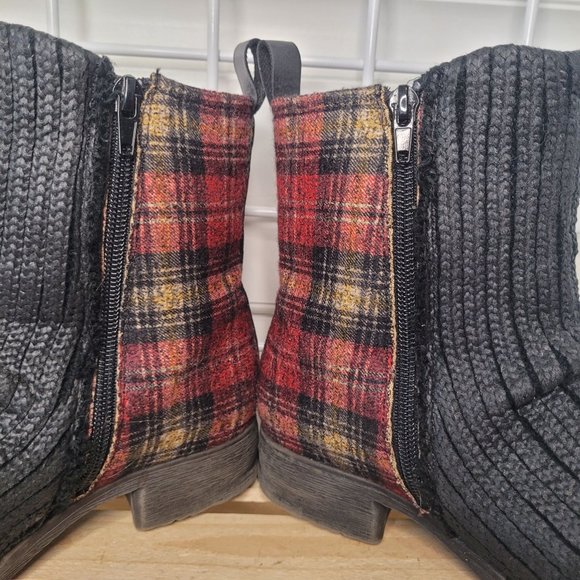 Muk Luks Adalee Ankle Boots - Picture 6 of 11